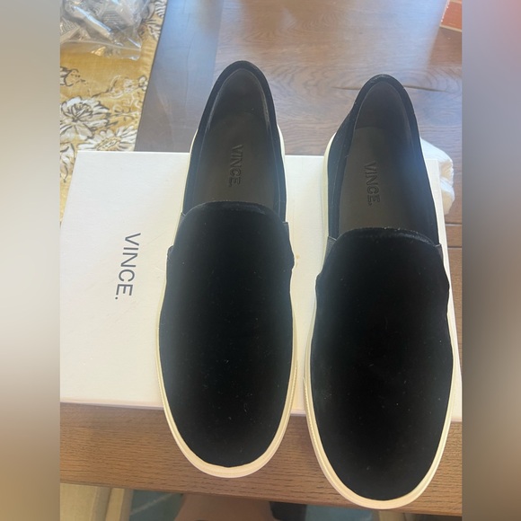Vince slide ons- worn a few times - Picture 1 of 4